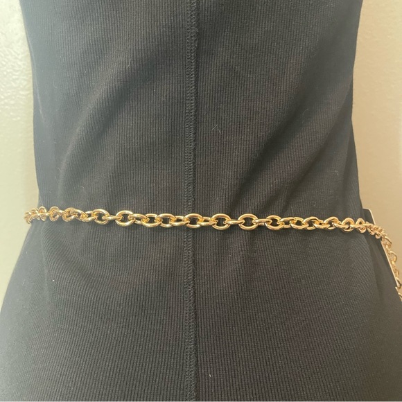 Gold tone metallic hearts statement chain belt - Picture 5 of 10